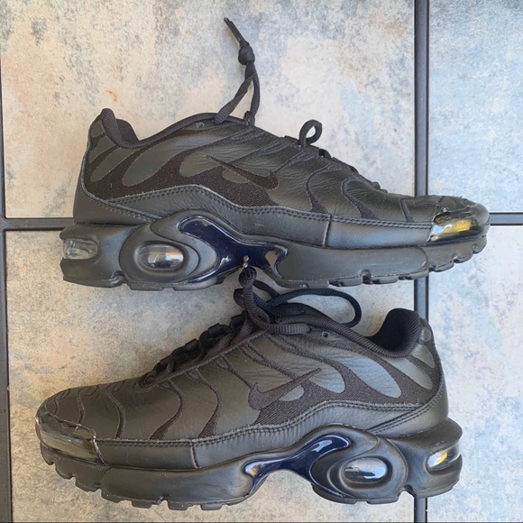 Air Max Plus - Picture 1 of 8